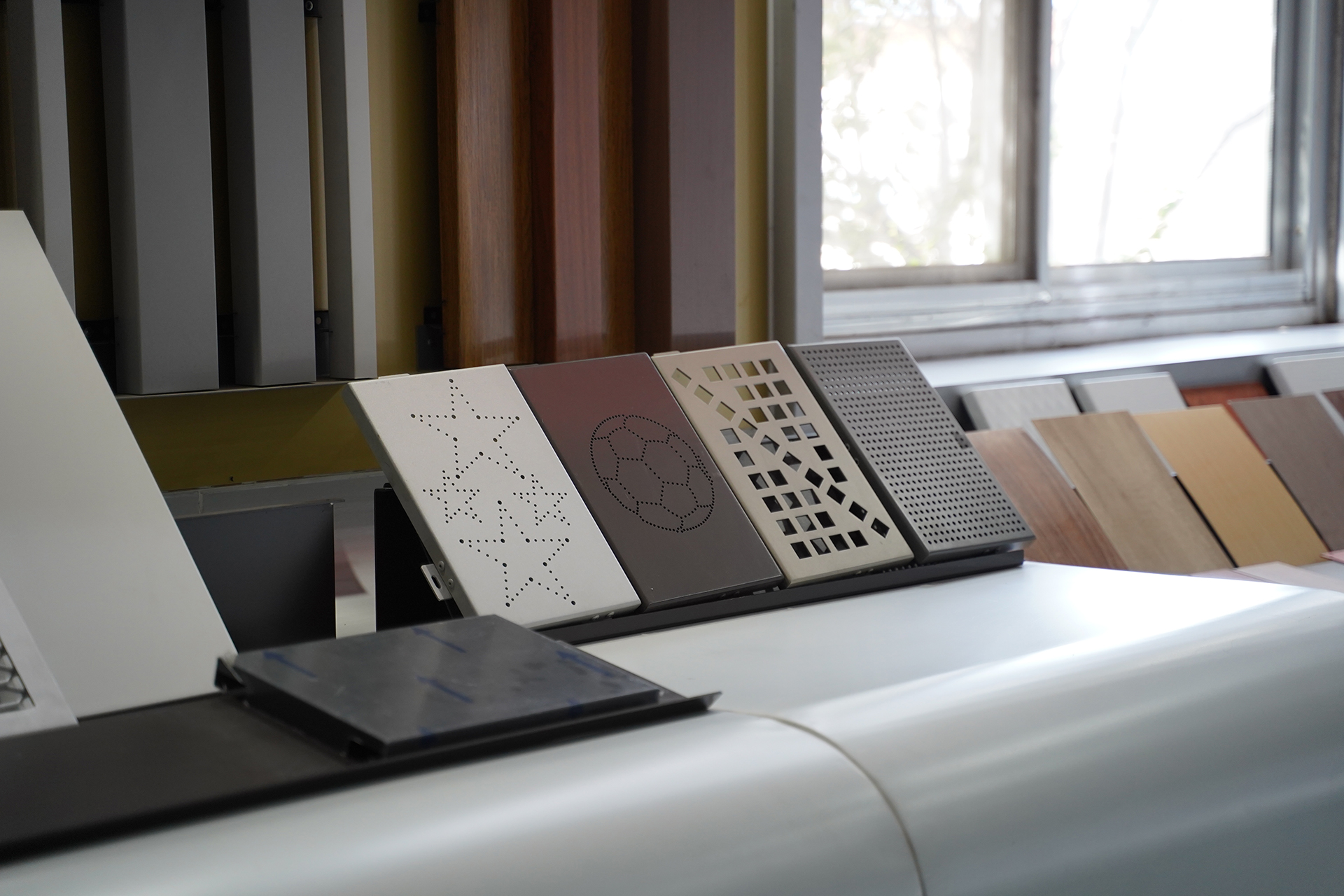 沖孔鋁單板展示