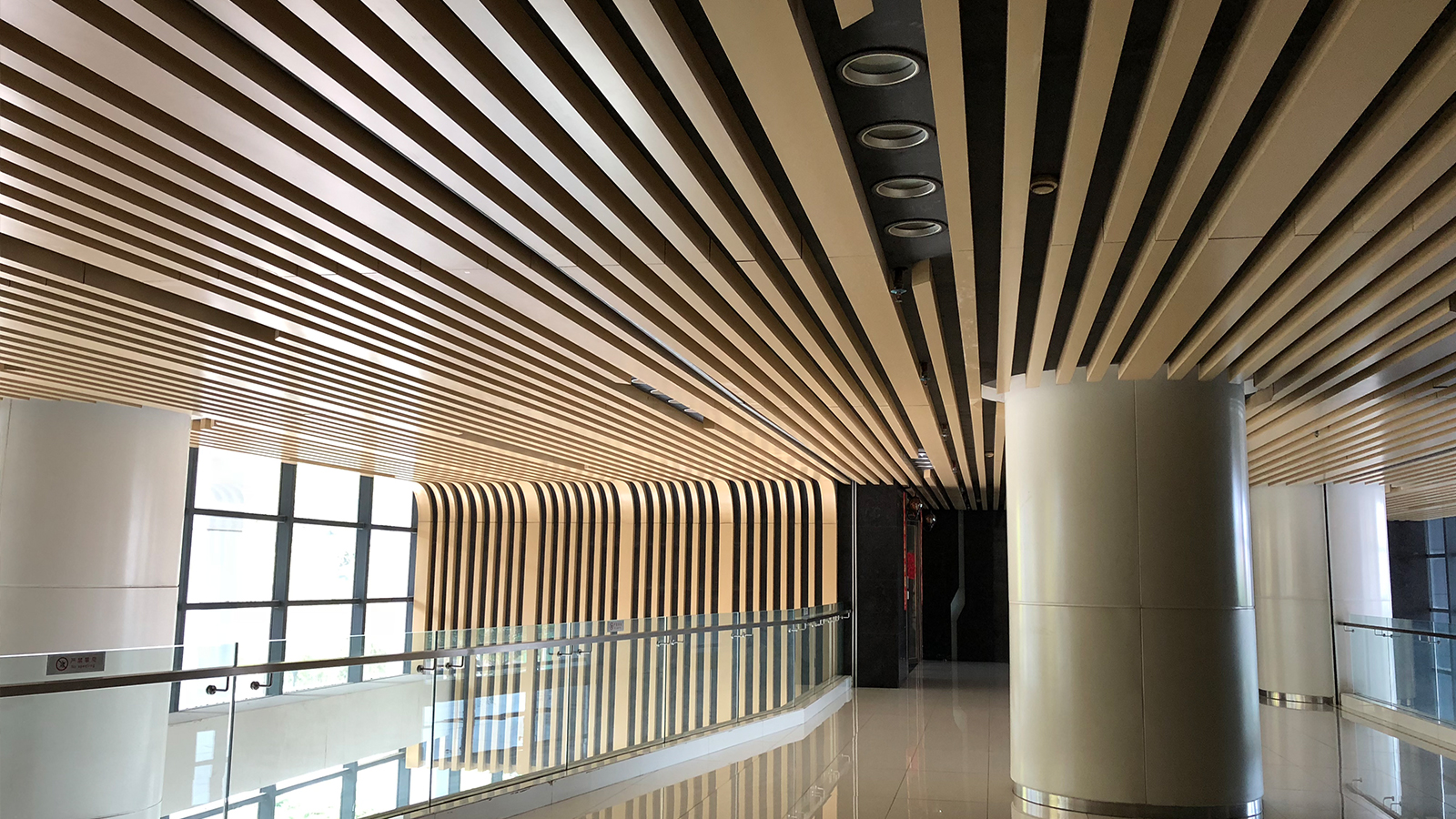 木紋鋁方通 | 無懼風雨洗禮，依然美觀靚麗 