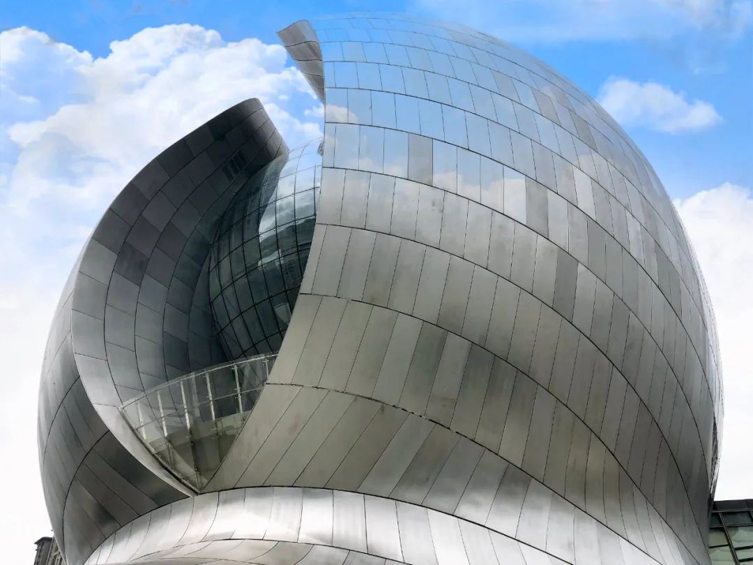 什么是雙曲鋁單板?？